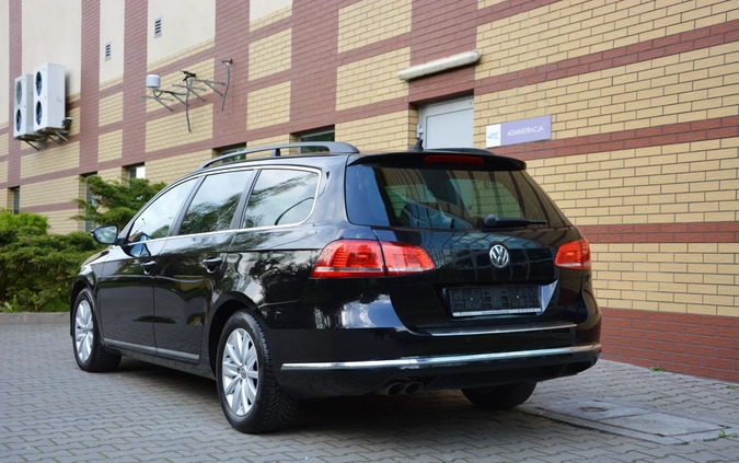 Volkswagen Passat cena 43900 przebieg: 232000, rok produkcji 2014 z Elbląg małe 781